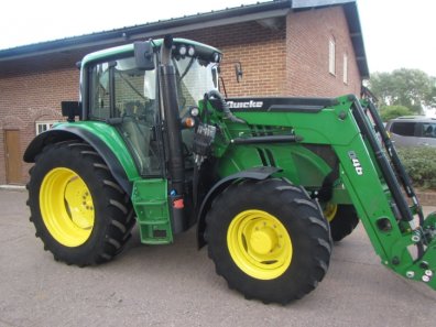 John Deere 6125M