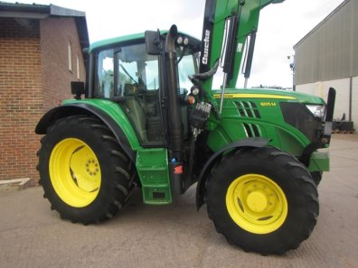 John Deere 6125M