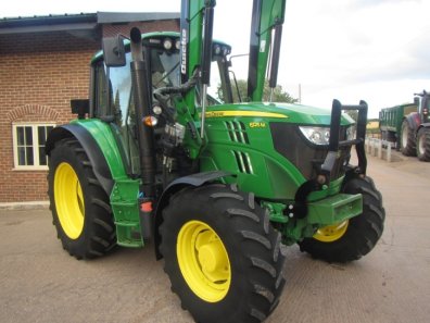 John Deere 6125M
