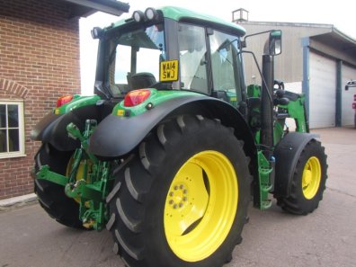 John Deere 6125M