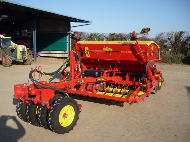 Vaderstad Rapid 300S Super XL drill