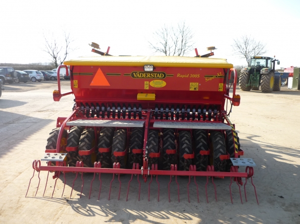 Vaderstad Rapid 300S Super XL drill