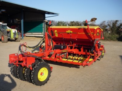 Vaderstad Rapid 300S Super XL drill