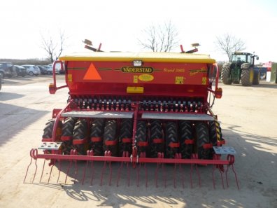 Vaderstad Rapid 300S Super XL drill