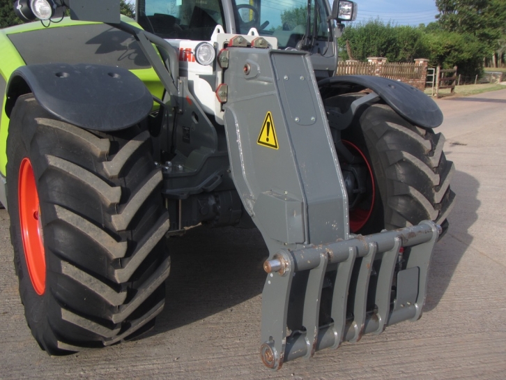 Claas Scorpion 7055