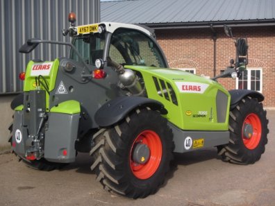 Claas Scorpion 7055