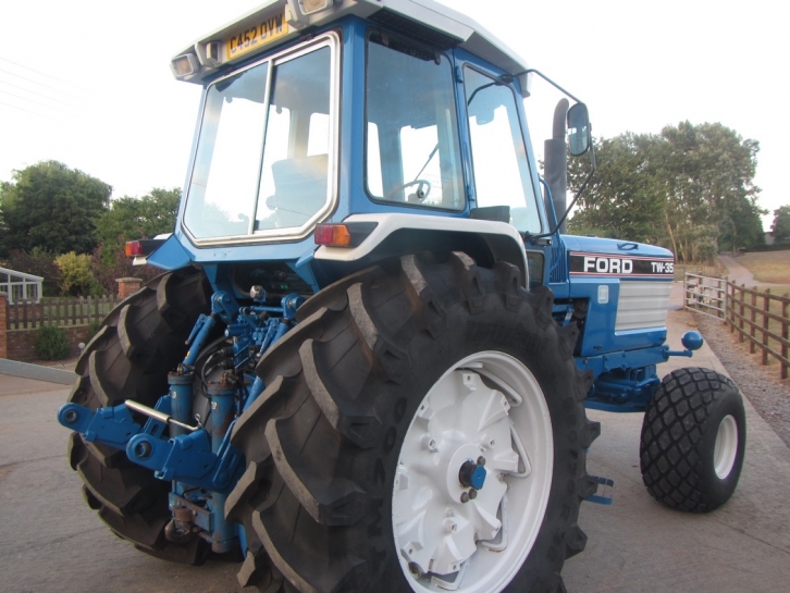Ford TW35