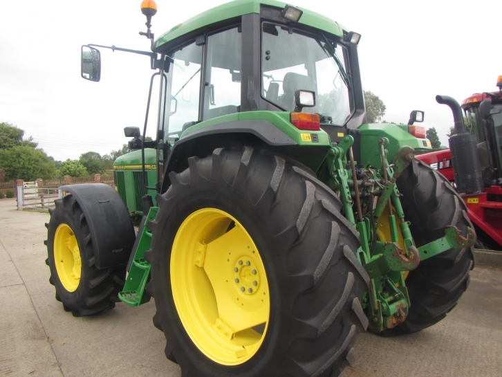 John Deere 6800