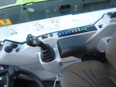 Claas Scorpion 7045 Plus
