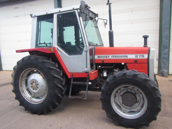 Massey Ferguson 675
