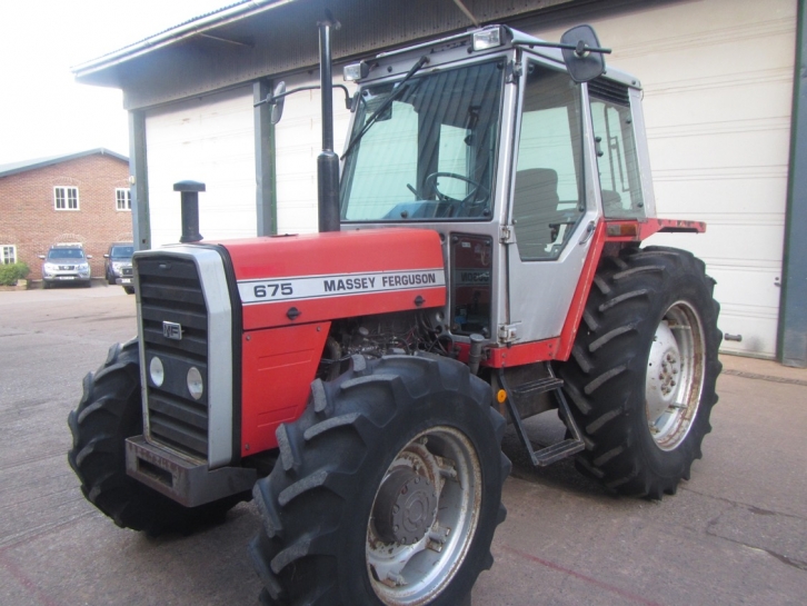 Massey Ferguson 675