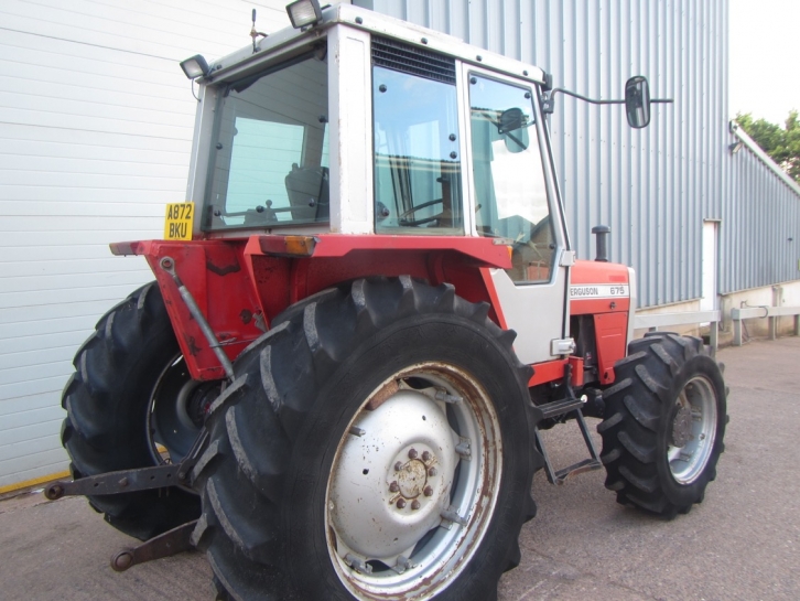 Massey Ferguson 675