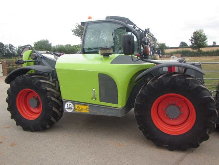 Claas Scorpion 7045 Plus