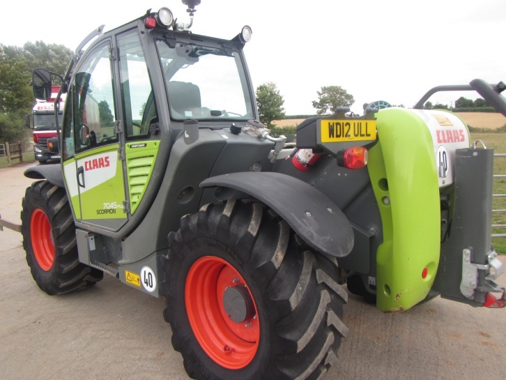 Claas Scorpion 7045 Plus