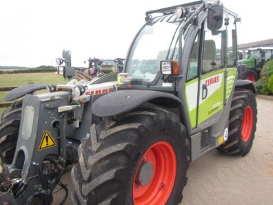 Claas Scorpion 7045 Plus