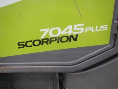 Claas Scorpion 7045 Plus