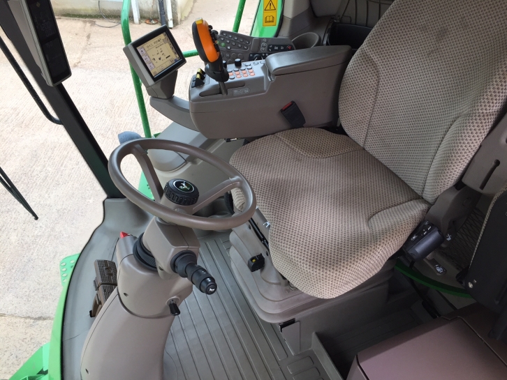 John Deere T560 Hillmaster