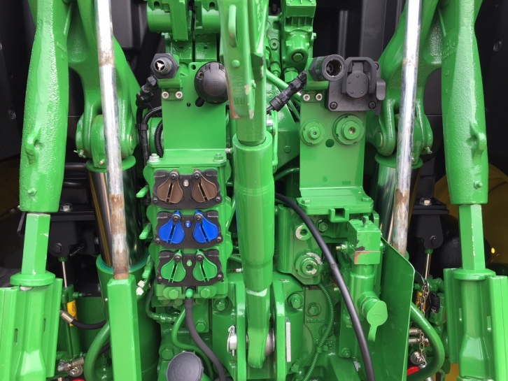 John Deere 6155R