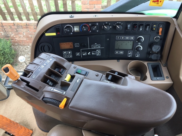 John Deere 8530