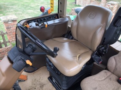 John Deere 8530