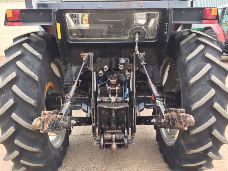 Case 895XL