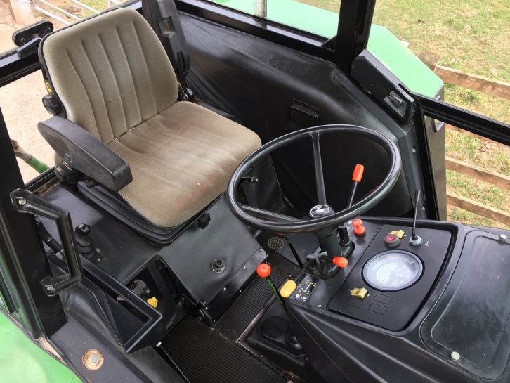 John Deere 3140