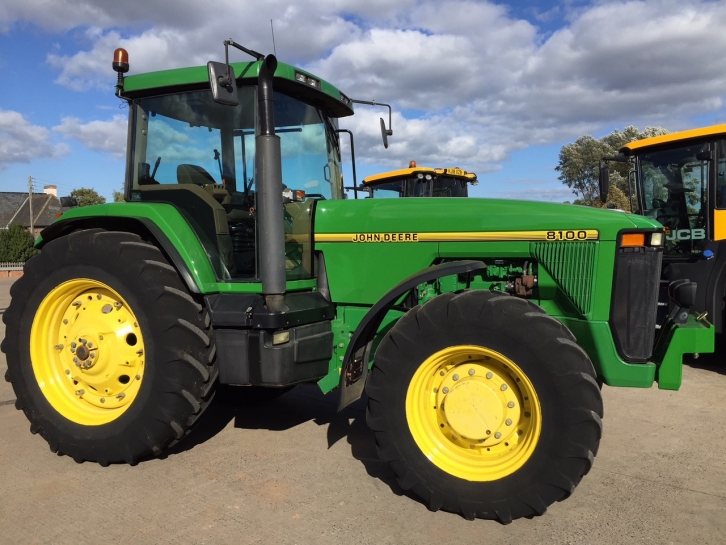 John Deere 8100