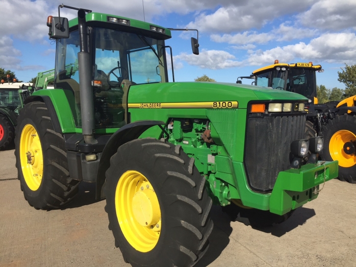 John Deere 8100