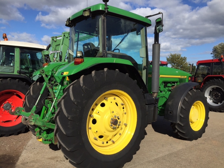 John Deere 8100