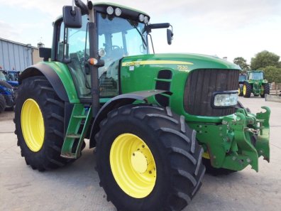 John Deere 7530