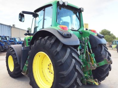 John Deere 7530