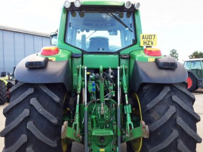 John Deere 7530