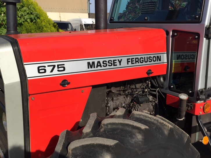 Massey Ferguson 675