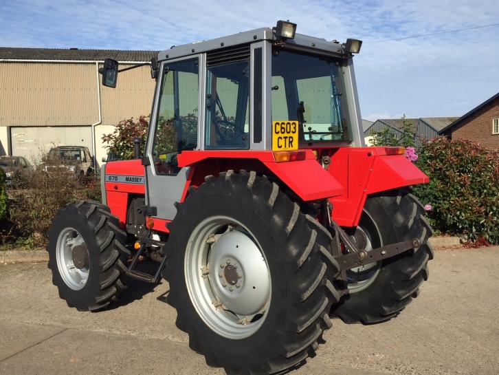 Massey Ferguson 675