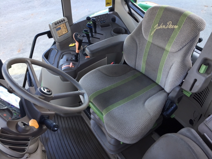 John Deere 6830