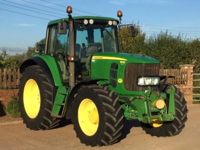 John Deere 6830