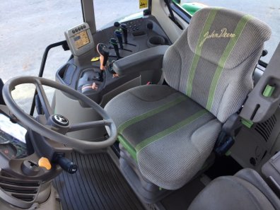 John Deere 6830