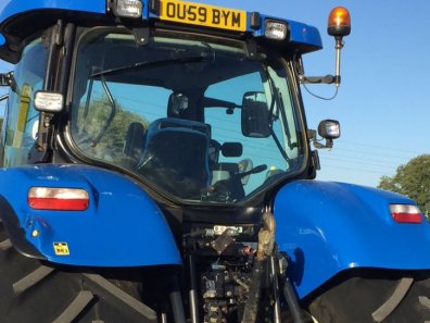New Holland T7070