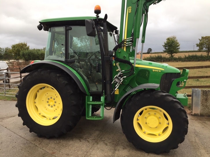 John Deere 5100R
