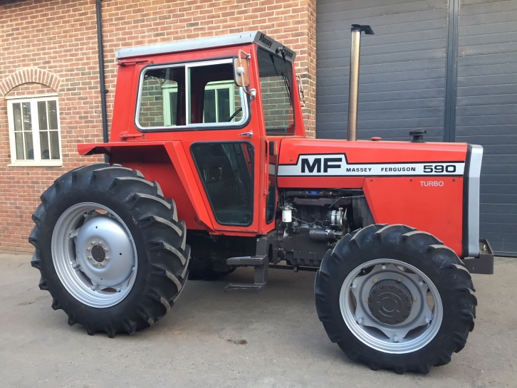 Massey Ferguson 590