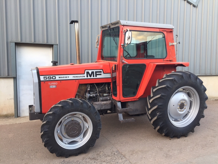 Massey Ferguson 590