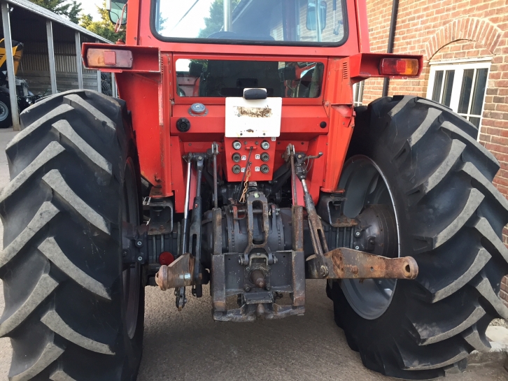 Massey Ferguson 590