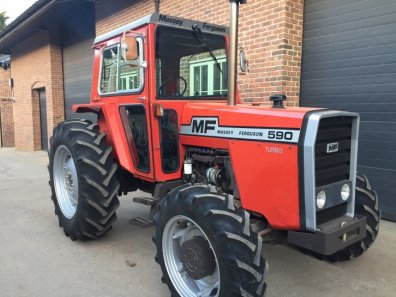 Massey Ferguson 590