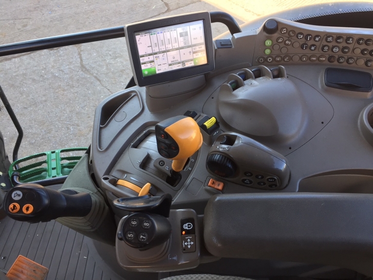John Deere 6155R