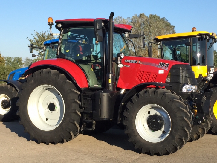 Case CVX 165