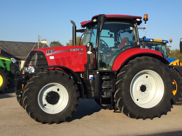 Case CVX 165