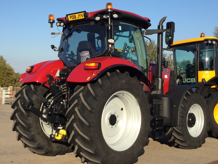 Case CVX 165