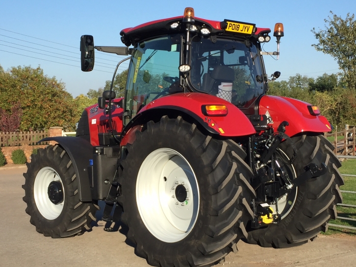 Case CVX 165