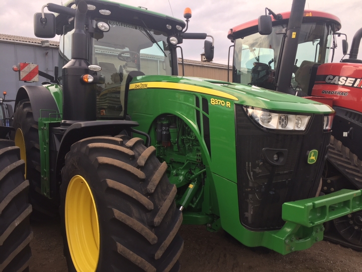 John Deere 8370R