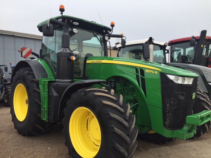 John Deere 8370R